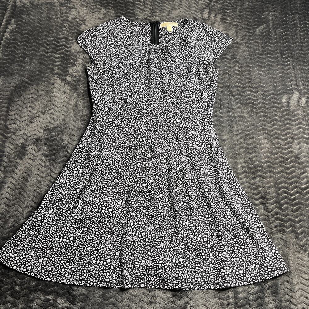 Michael Kors Black & White flowers Patterned Short Sleeve Dress Size PM